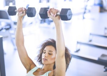 3 liikkeen yhdistetty olkapäätä stabiloiva keskivartalojumppa