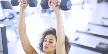 3 liikkeen yhdistetty olkapäätä stabiloiva keskivartalojumppa