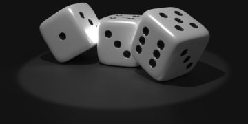 Uhkapelit ovat kiehtoneet vuosisatojen ajan