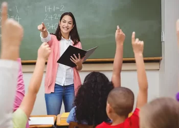 Hiljaisemmat Luokat, Kirkkaammat Mielet: Suomi Rajoittaa Puhelimien Käyttöä Kouluissa 2025